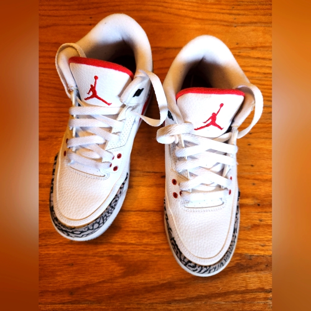 Jordan Sneakers Size 5Y Air Jordan 3 Retro Fire Red